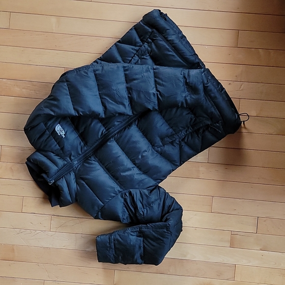 The North Face Puffer Coat - Picture 1 of 9